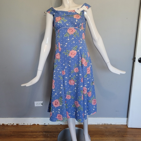 Hell Bunny Vixen Retro Rose Dress, VGUC, Size M - Picture 2 of 8